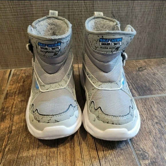 Shark Winter Boots - Picture 2 of 8